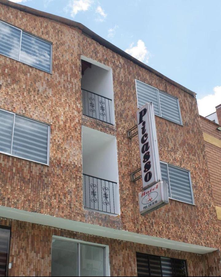 Hotel Picasso 70 Medellin Luaran gambar