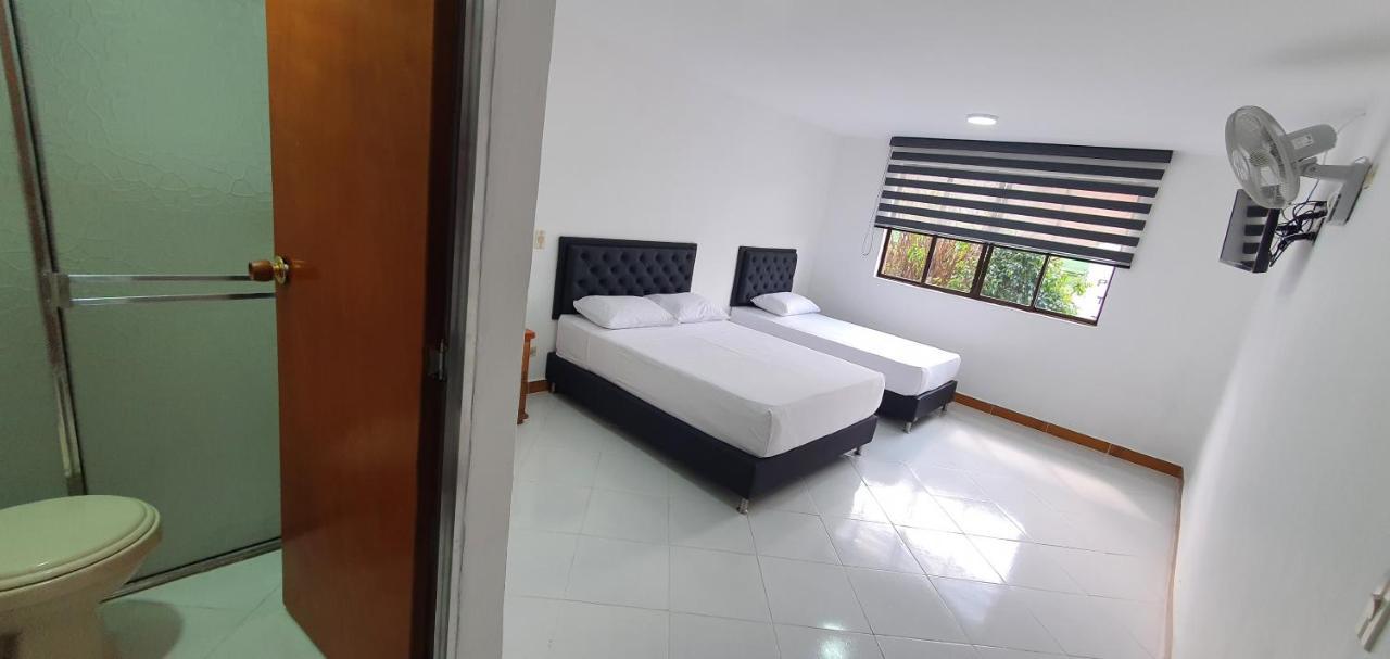 Hotel Picasso 70 Medellin Luaran gambar