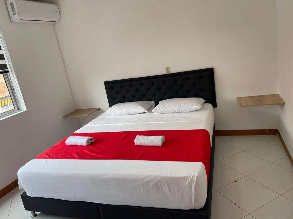 Hotel Picasso 70 Medellin Luaran gambar