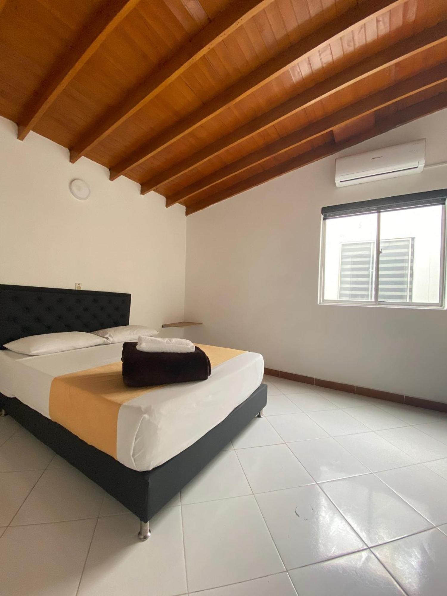 Hotel Picasso 70 Medellin Luaran gambar